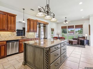 12484 Legacy Hills Dr, Geismar, LA 70734