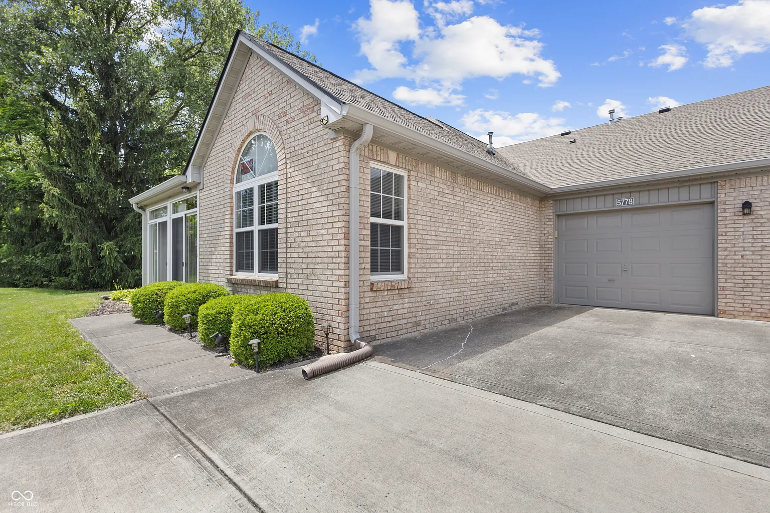 5778 Quail Crossing Dr photo 1