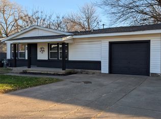 209 Cedar St, Hurst, TX