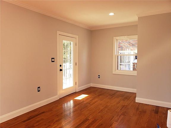 3rd image of 765 Magie Ave