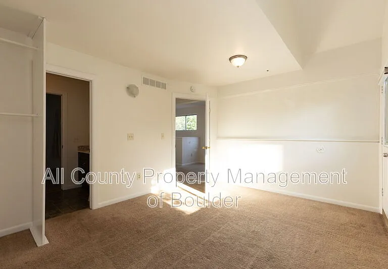 2317 Walnut St — Photo 18