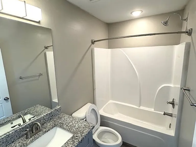 613 Brister St #103 — Photo 20