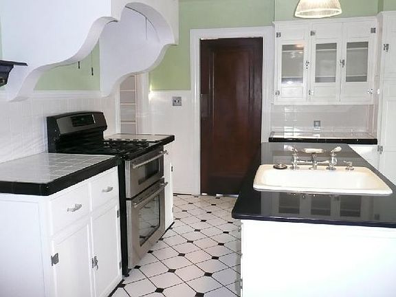 4th image of 4757 Washington Blvd