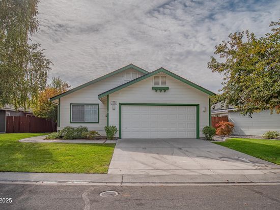 1775 Linden Ct, Minden, NV 89423