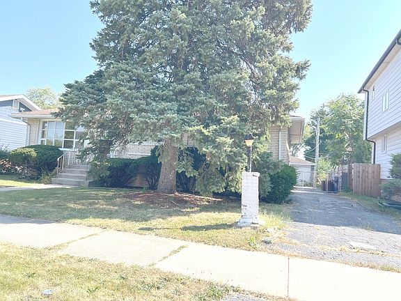 2nd image of 10821 S Oak Park Ave