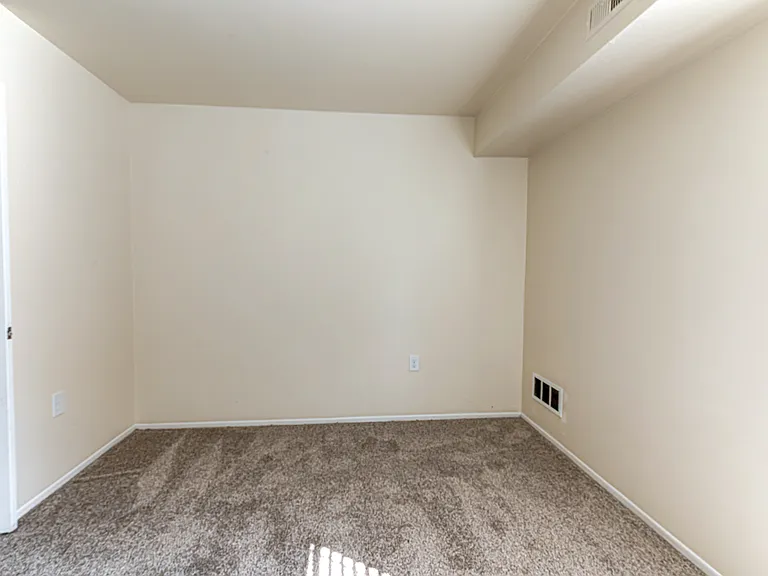 Regency Place Apartments — Photo 43