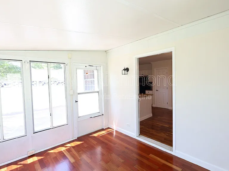 9713 Pampas Dr — Photo 32