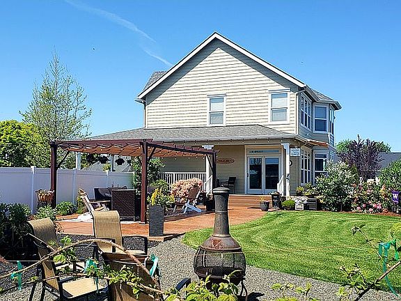 2nd image of 264 Basswood Dr