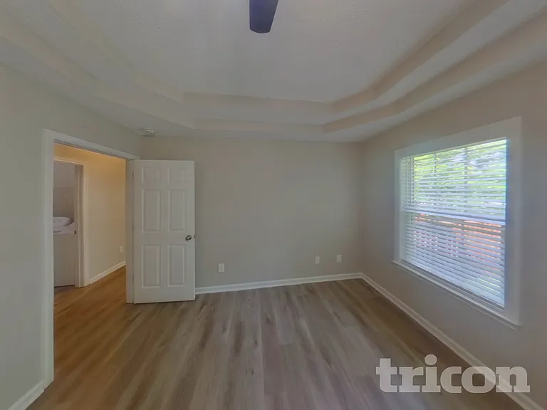 559 Heartland Ln — Photo 9