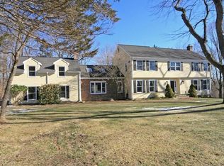 14 Pilgrim Hill Rd, Ridgefield, CT 06877