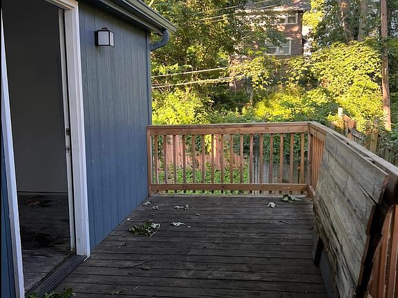 2nd image of 3927 Chestnut Ave