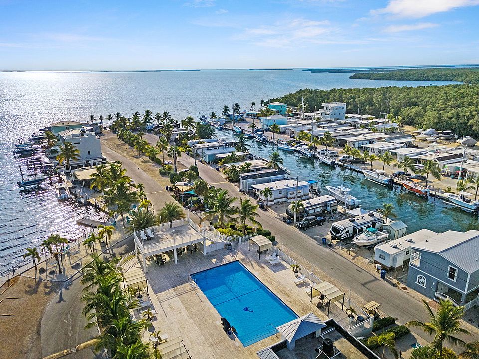 1st image of 325 Calusa St #37
