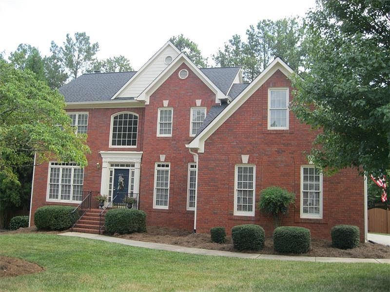 1st image of 2414 Meadow Isle Ln