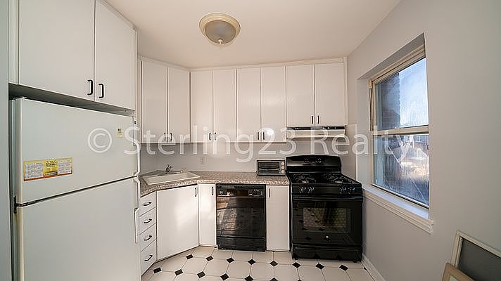 1st image of 20-62 26th St #2F