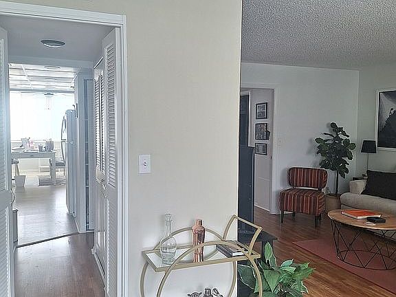 3rd image of 4720 Locust St NE APT 210