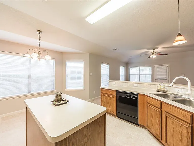 9934 Barr Lake Dr — Photo 7