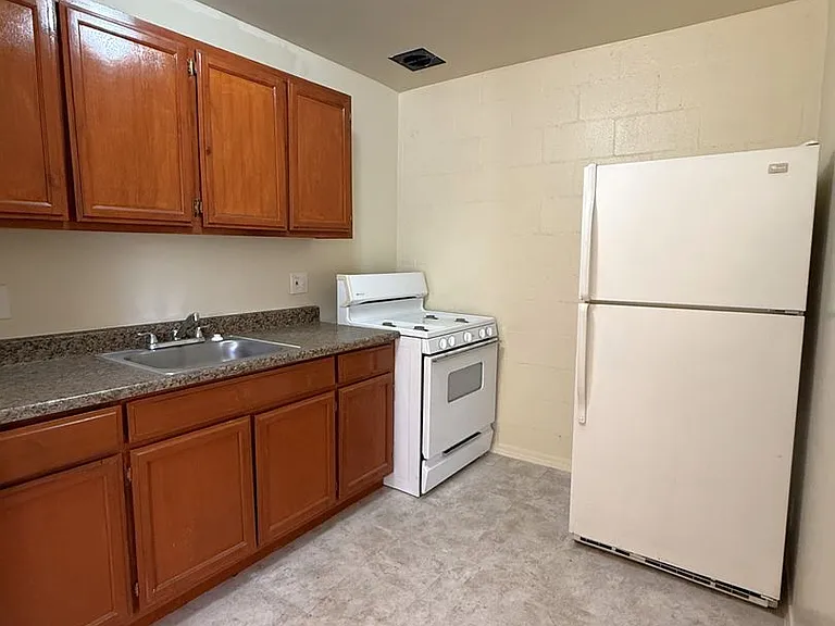 1695 Villa Ave. — Photo 2