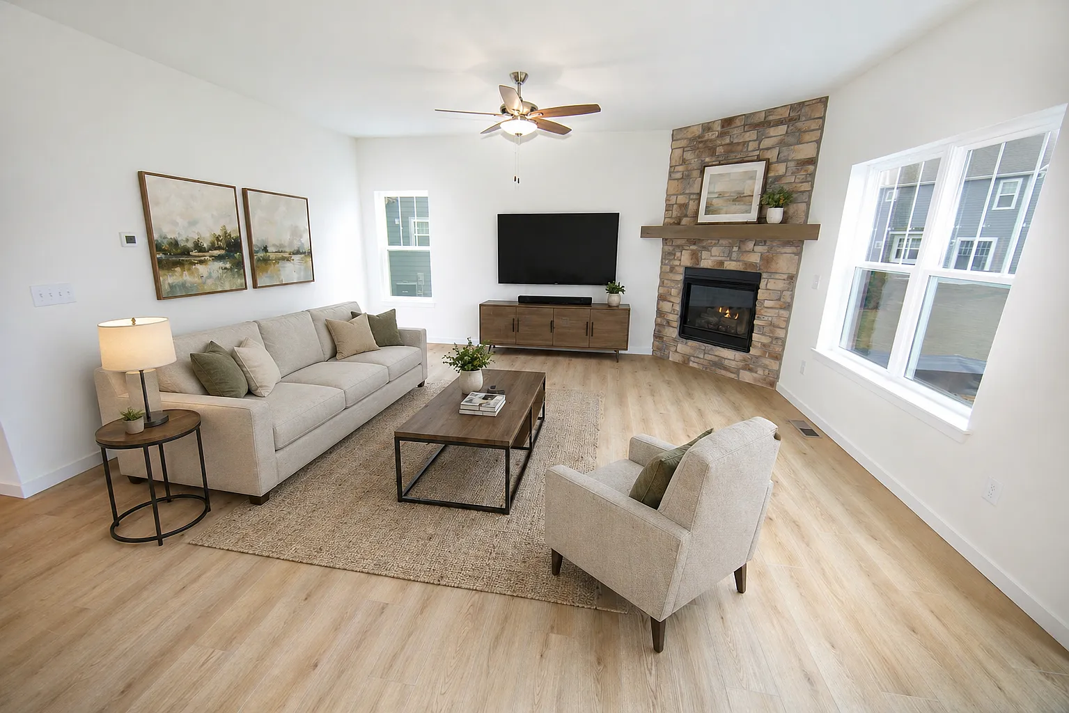4 bed, 2.5 bath, 2312 sqft, $4,000 — Photo 2