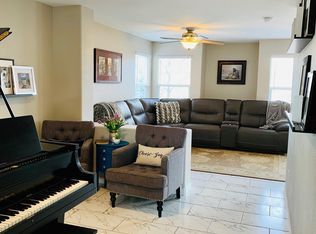 9908 Saybrook St, Highlands Ranch, CO 80126