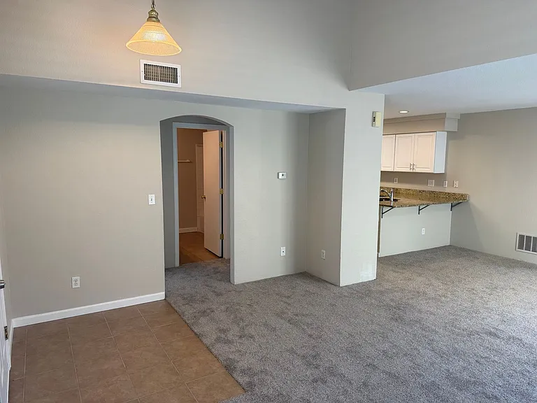 4783 Perth St — Photo 2