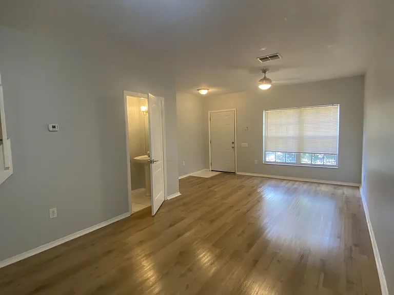 1307 Throckmorton Dr — Photo 12