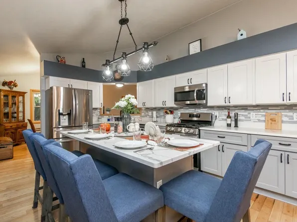 2020 South Sunny Slope ROAD, New Berlin, WI 53151