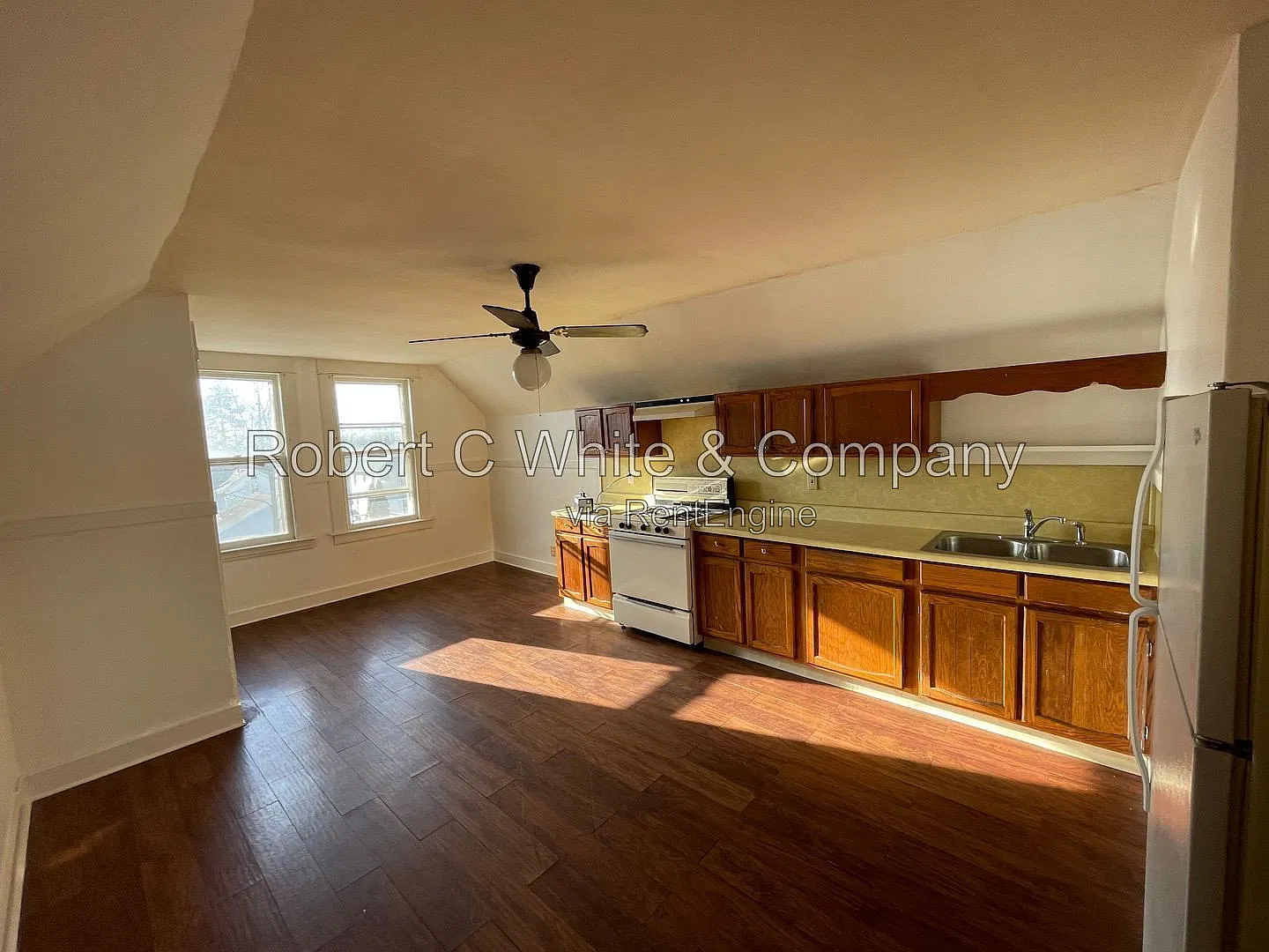 1 bed, 1.0 bath, 900 sqft, $1,440 — Photo 2