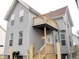 1748 N 18th St #2, Milwaukee, WI 53205