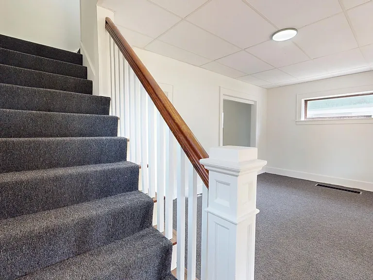 109 W Ely St — Photo 7