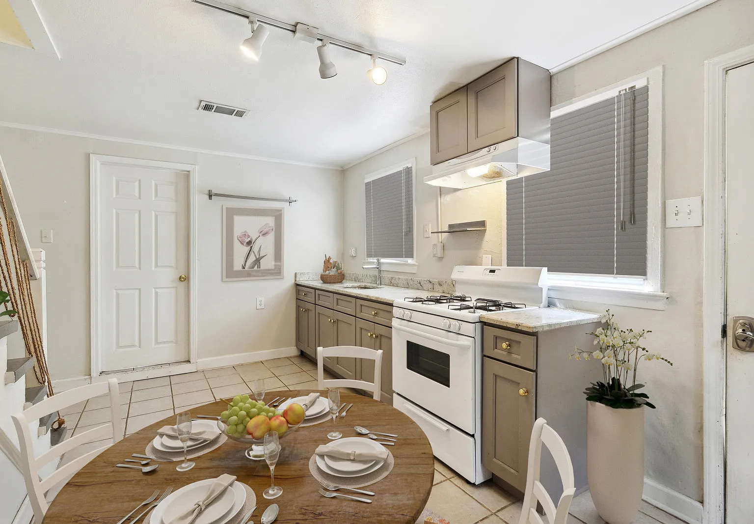 1 bed, 800 sqft, $1,400 — Photo 2