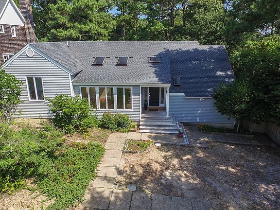 2nd image of 304 Galleon Dr