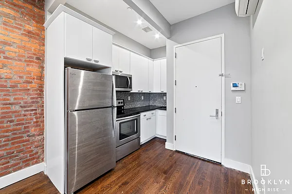 Rented by Brooklyn High Rise LLC | media 4