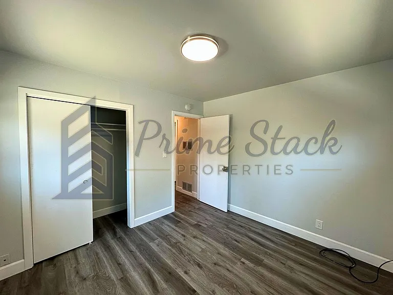 122 Asbury St — Photo 10