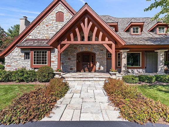 3rd image of 781 Ferndale Rd N