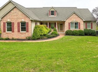 315 Mount Hope School Rd, Willow Street, PA 17584