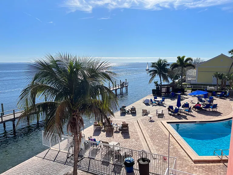 5132 Beach Dr SE #D — Photo 3