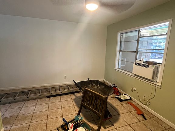 5th image of 1607 Lightsey Rd Unit A