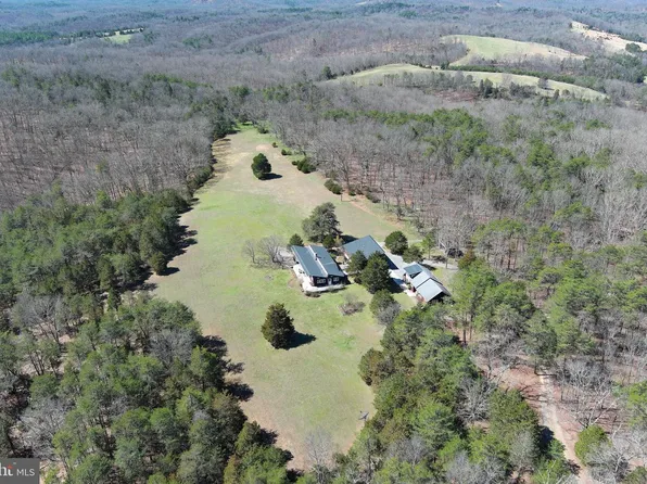 563 Valley Forge Ln, Burlington, WV 26710