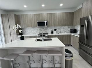 10232 NW 71st Ter, Doral, FL 33178