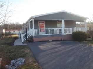 128 Artifact Ave, Winchester, VA 22603