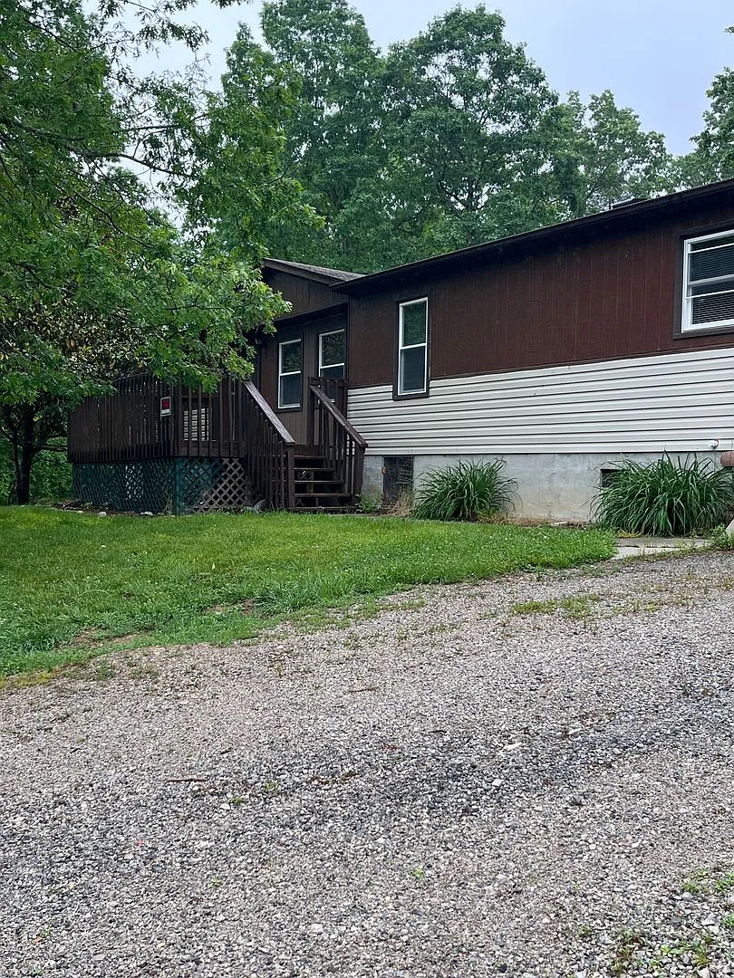 4-Bedroom 2-Bathroom Home — Photo 2