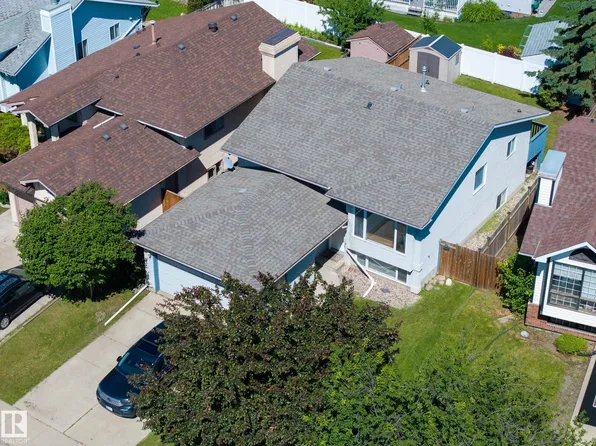 337 Pearson Cres NW, Edmonton, AB T5T 5Y7