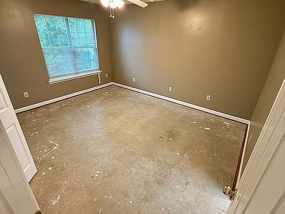 4th image of 941 Sweet Bay Ct