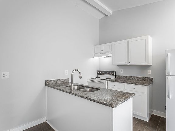 4th image of 100 Creeks Bend Dr #72