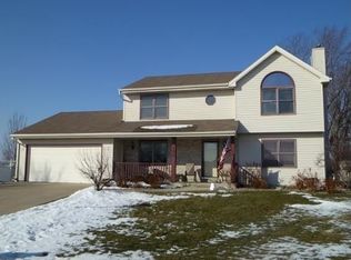 120 E Stuart Ct, Oak Creek, WI 53154