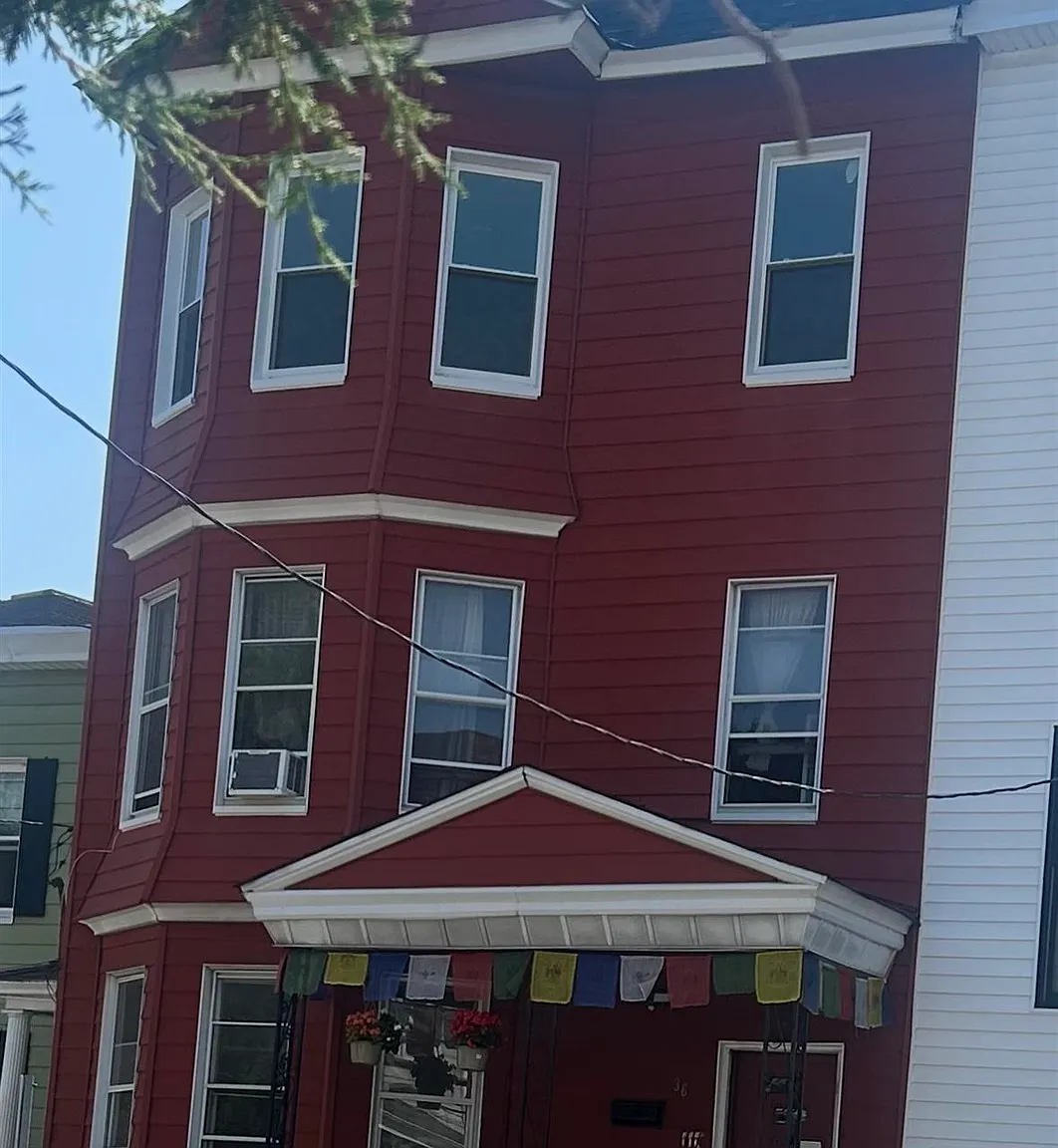 3 bed, 1.0 bath, $3,200 — Photo 1