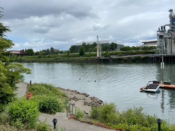 710 NW Naito Pkwy APT C1, Portland, OR 97209