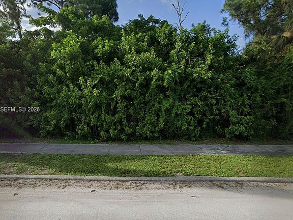 4th image of 1702 Totten Rd