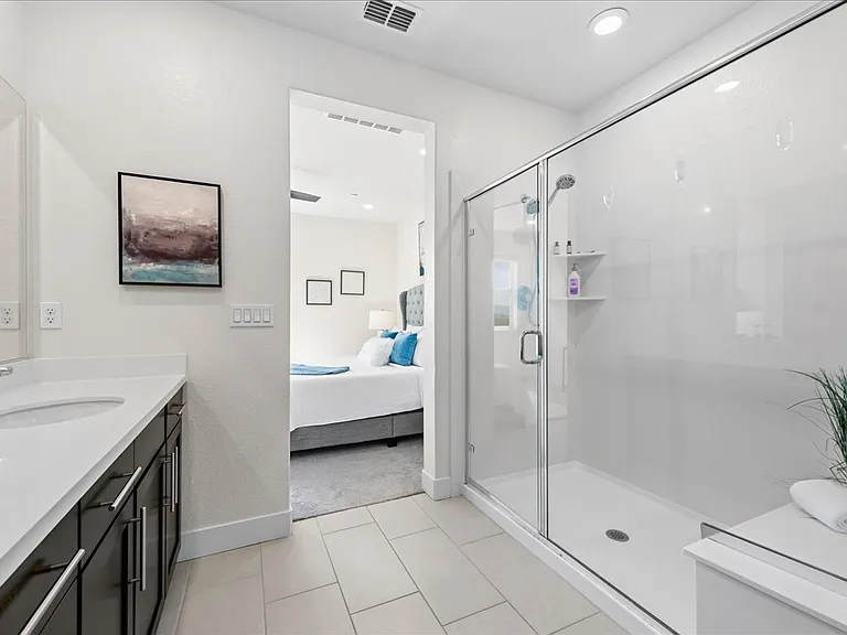 3910 Scottfield St — Photo 3