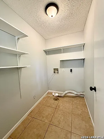 705 Woodcrest Cir — Photo 10